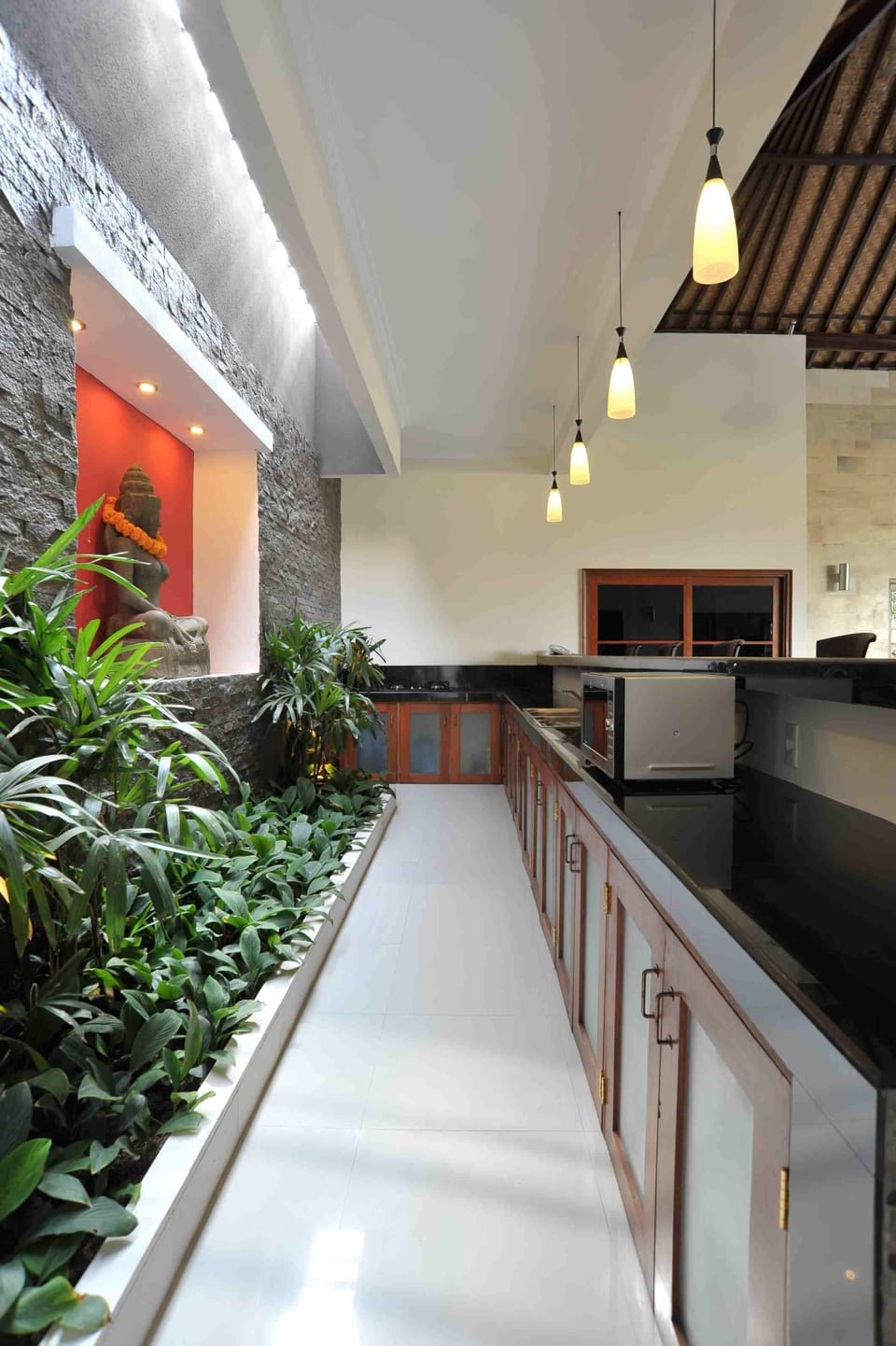 5 Bedroom villa w/ Breakfast, Seminyak