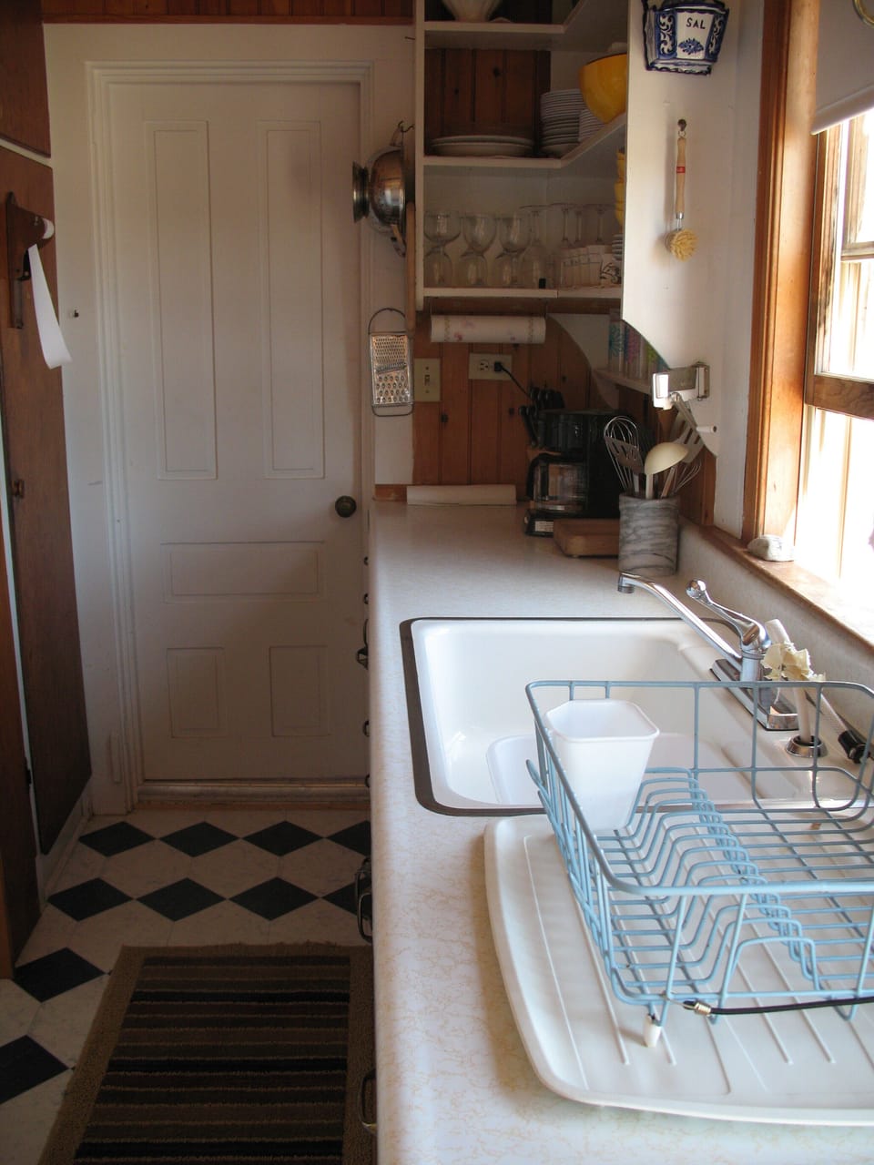 Cute kitchen, easy to work in.