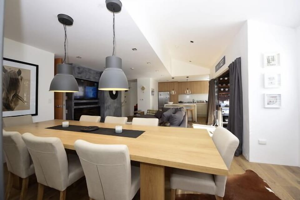 Dinning for up to 10