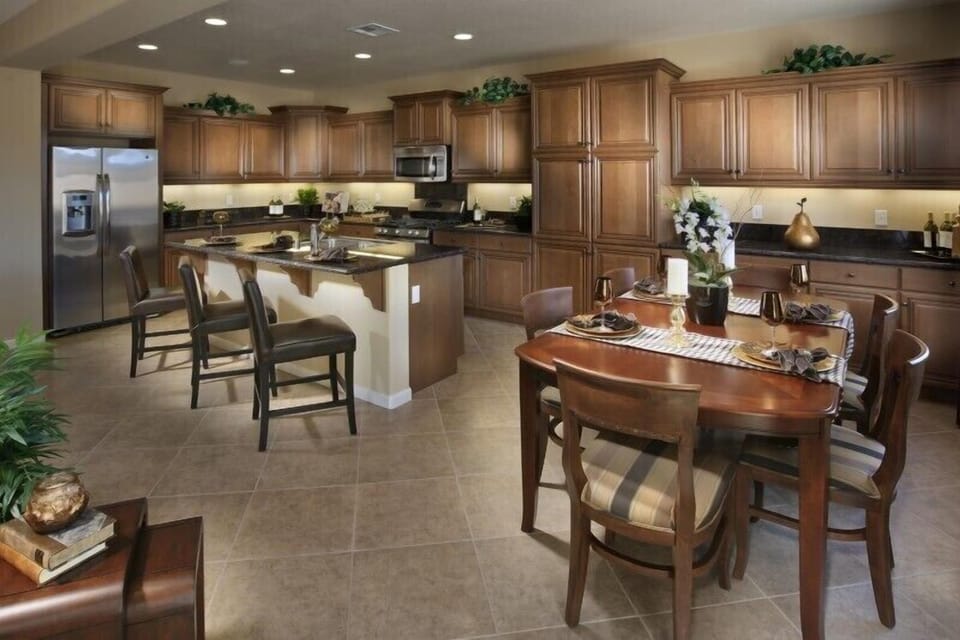 Dining table seats 6, bar counter seats 3