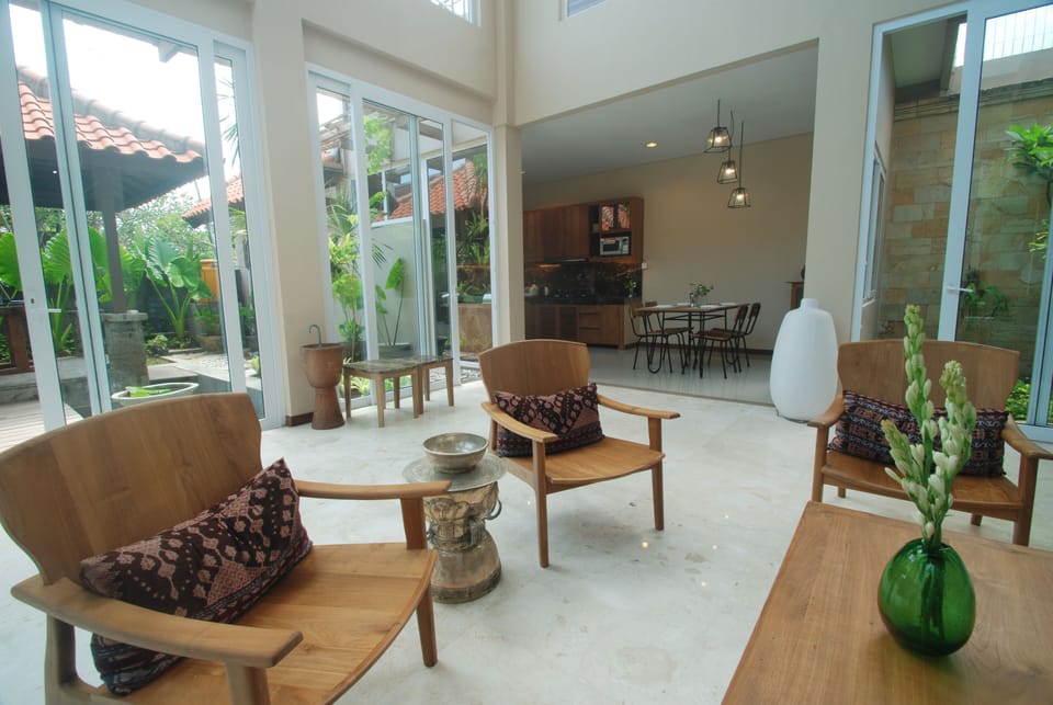 Amazing 5 Bedroom Pool Villa, Kerobokan