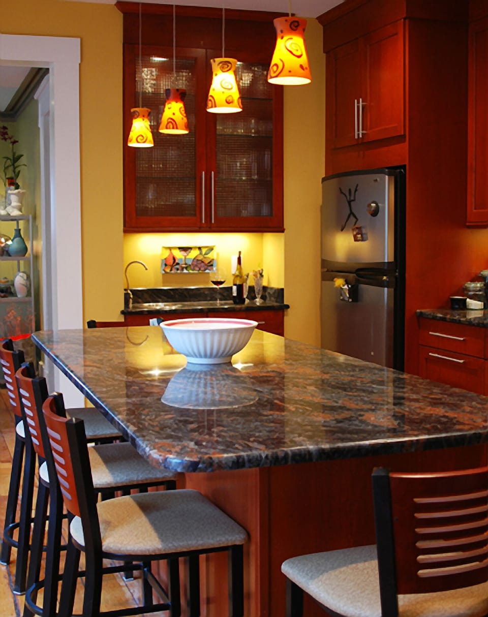 Kitchen island seats 6