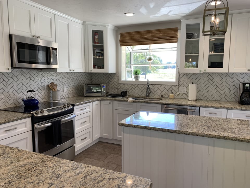 Prepare your favorite meals and enjoy river views
