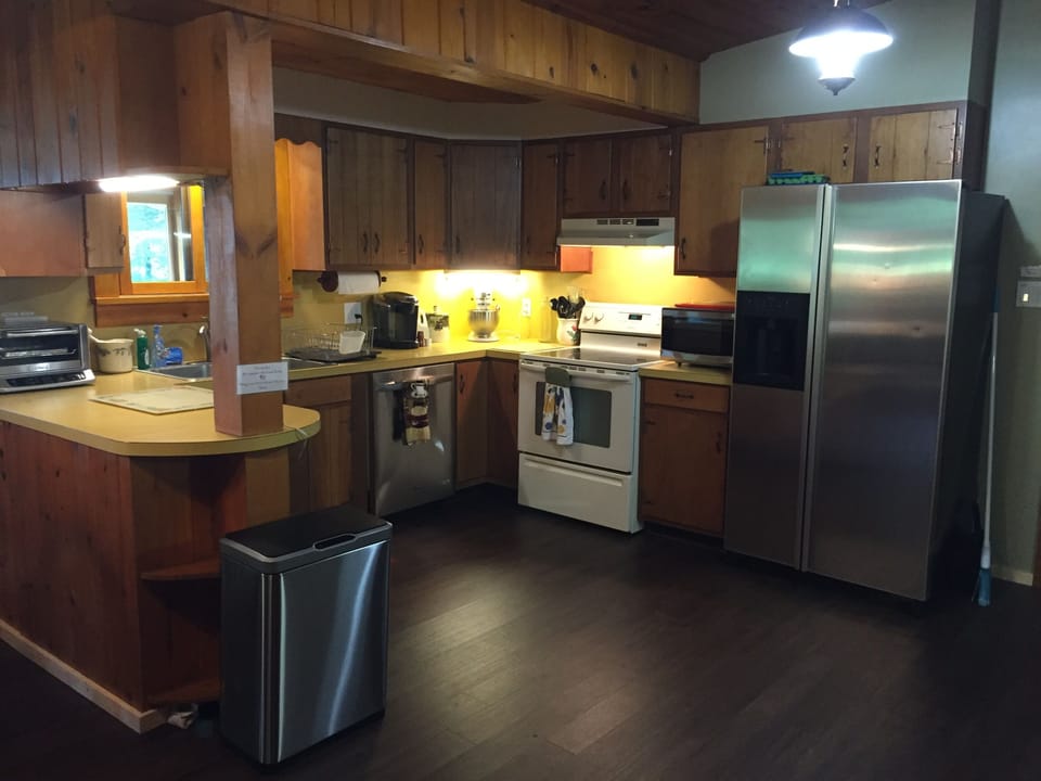 Dishwasher, fridge, stove, microwave, toaster oven, Keurig and Kitchen Aid mixer