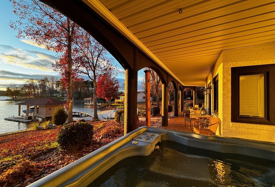 Hot Tub on the deck with views to the lake.
