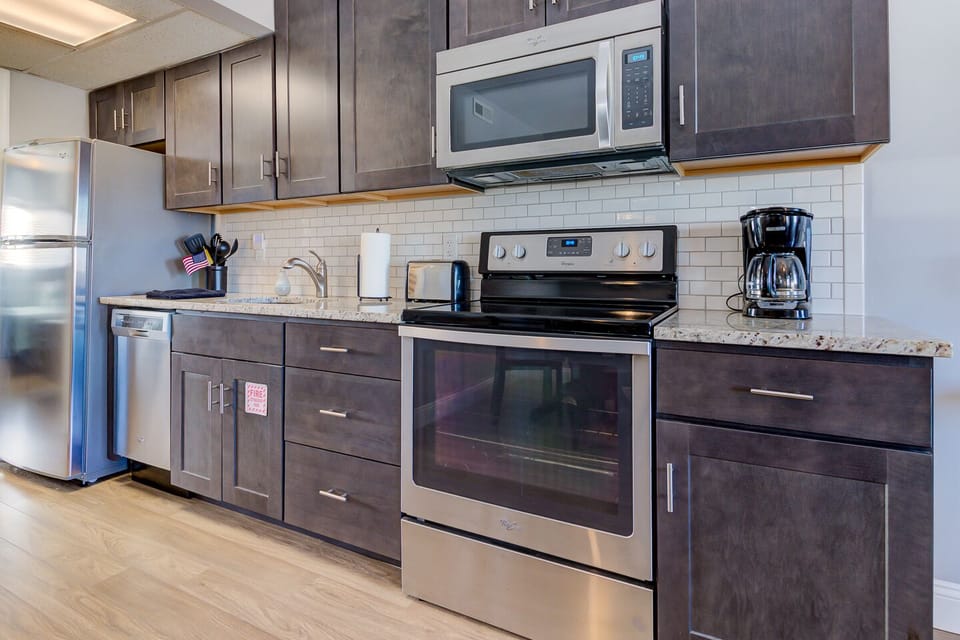 Full kitchen with new stainless steel appliances