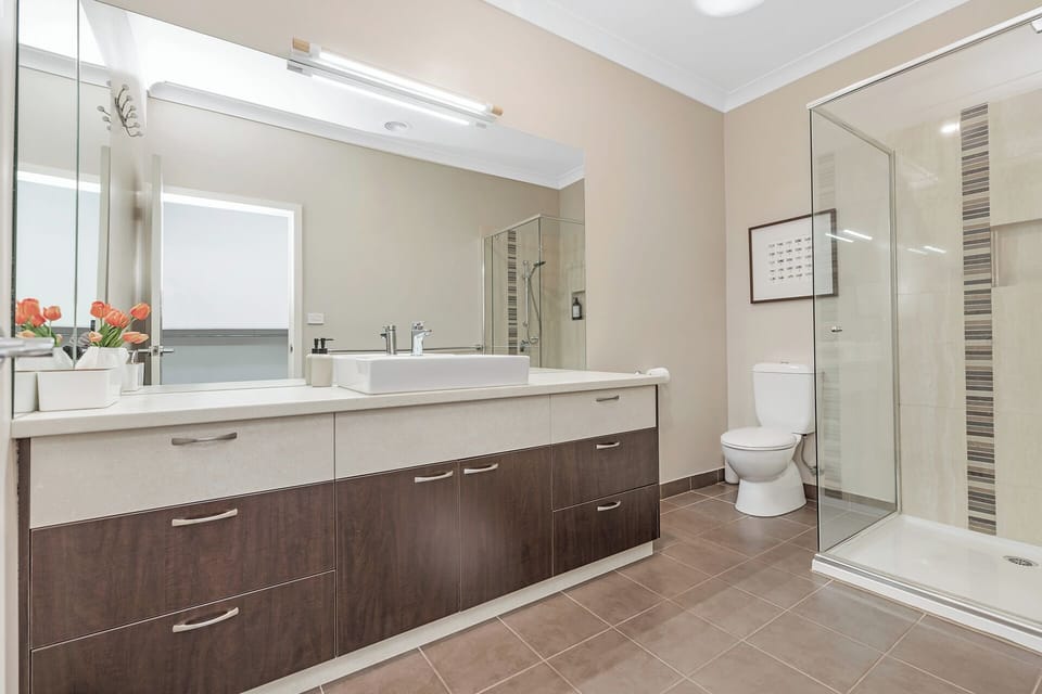 Spacious Ensuite with rail shower