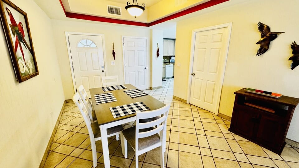 Dining room!