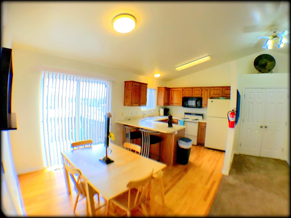 Kitchen and dining room area.