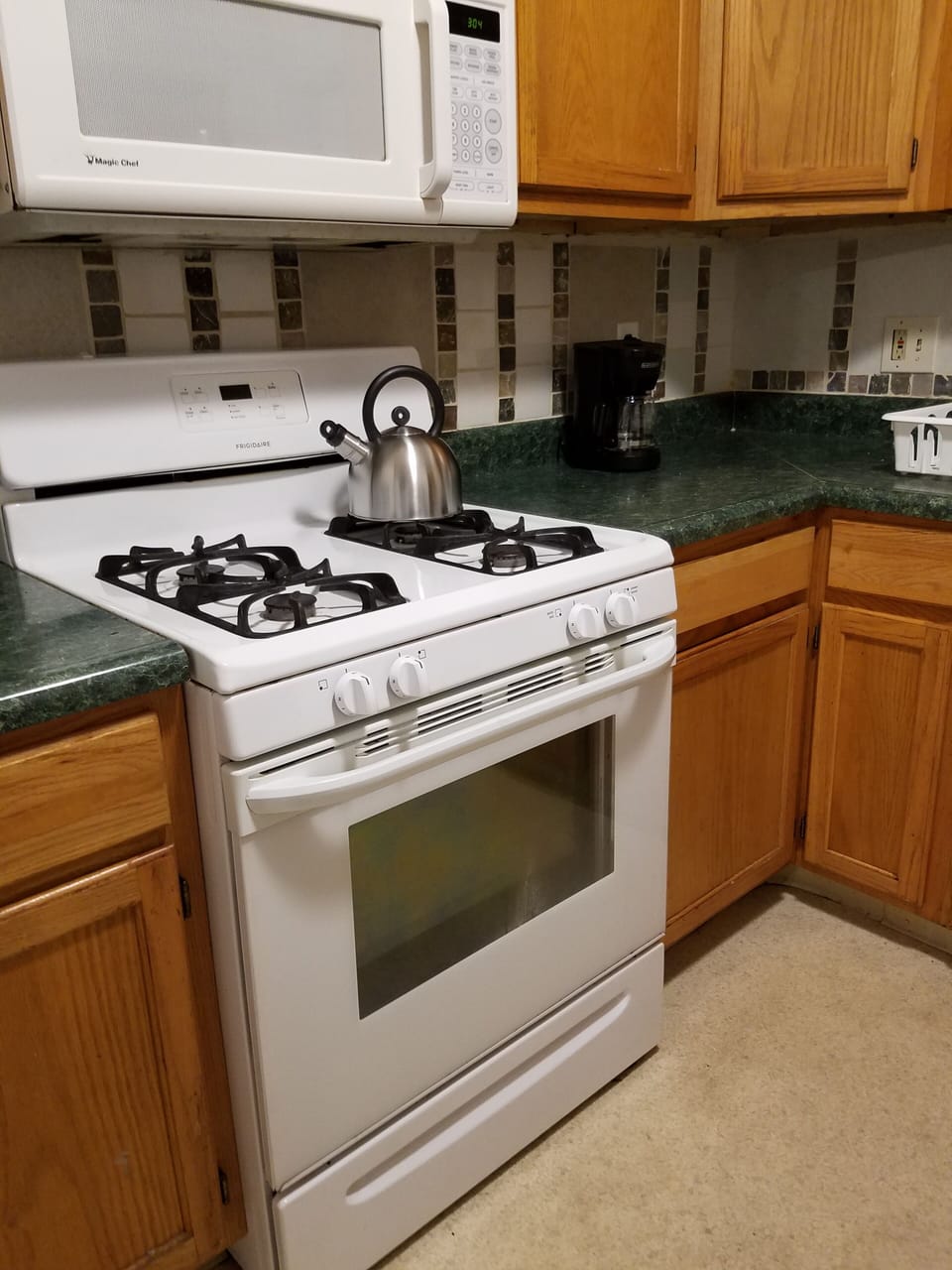 Coffee maker, tea and other refreshments provided
