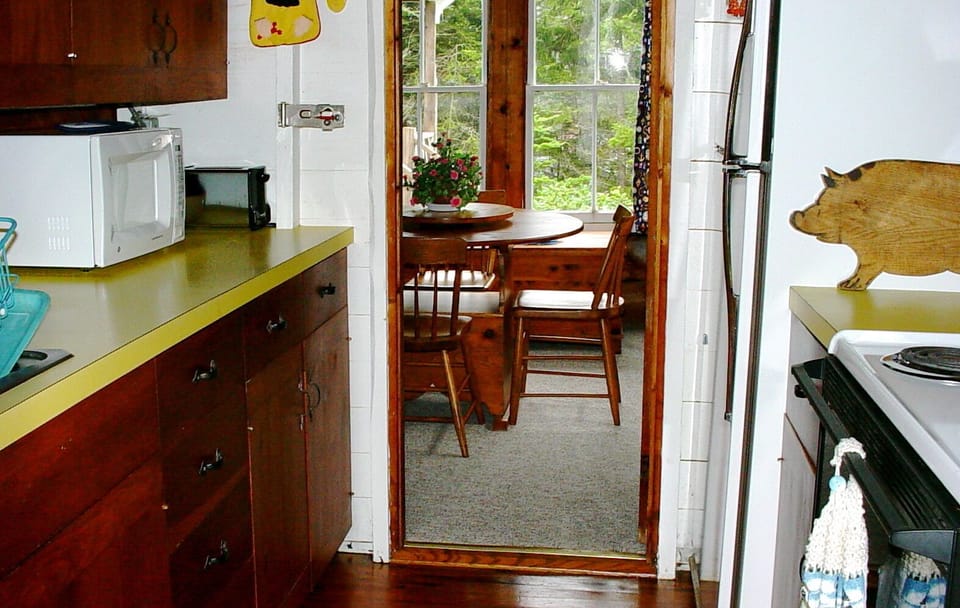 galley kitchen