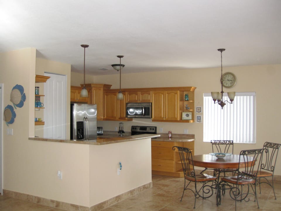 Kitchen/Dinning Area