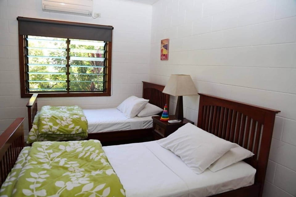 Tropika - Twin Bedroom