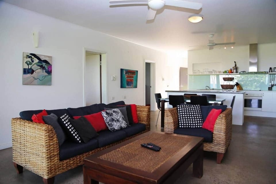 Tropika - Living Area