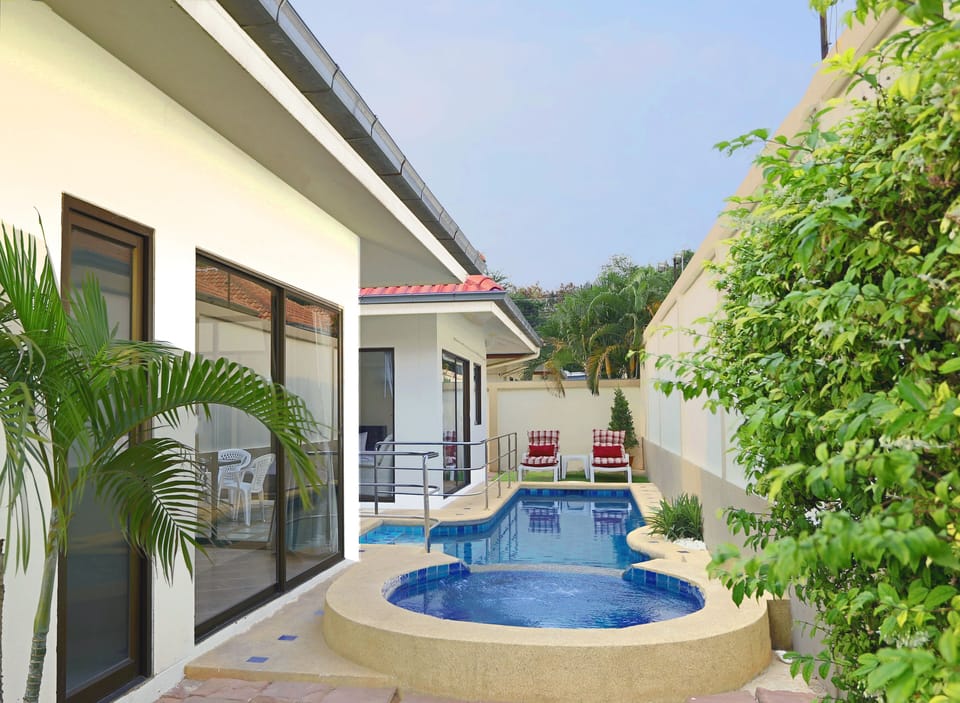 Superior 2bdr Avoca Pool Villas 85