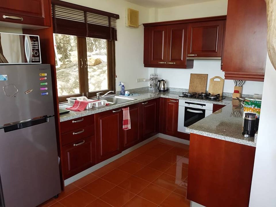 3 BR Seaview Villa Cara