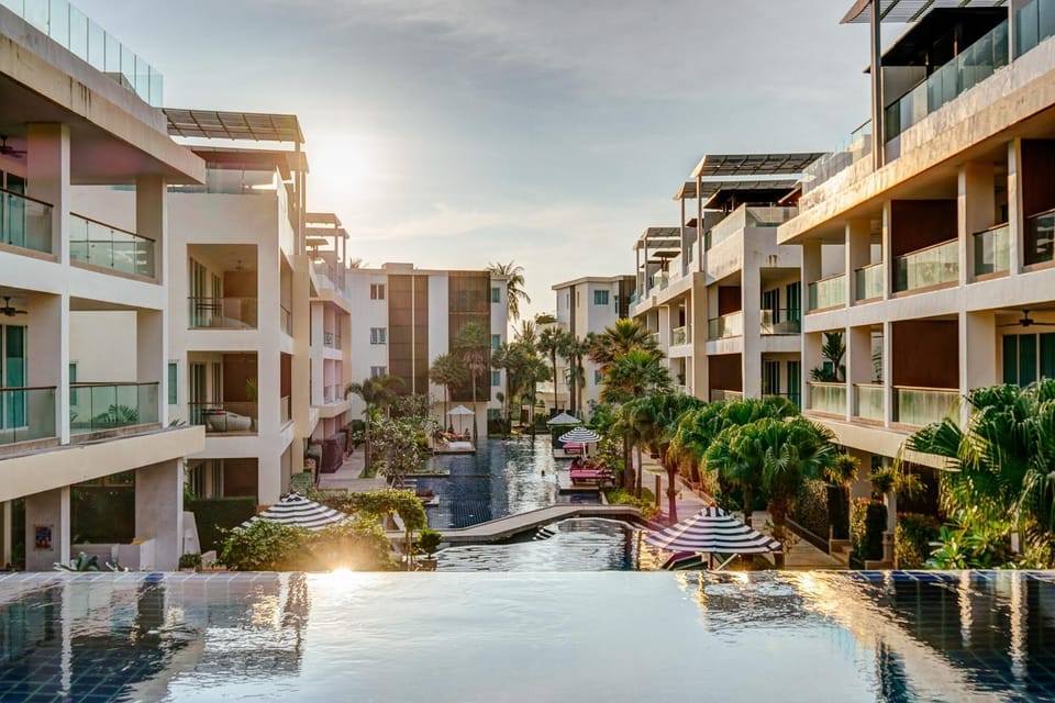 resort pool