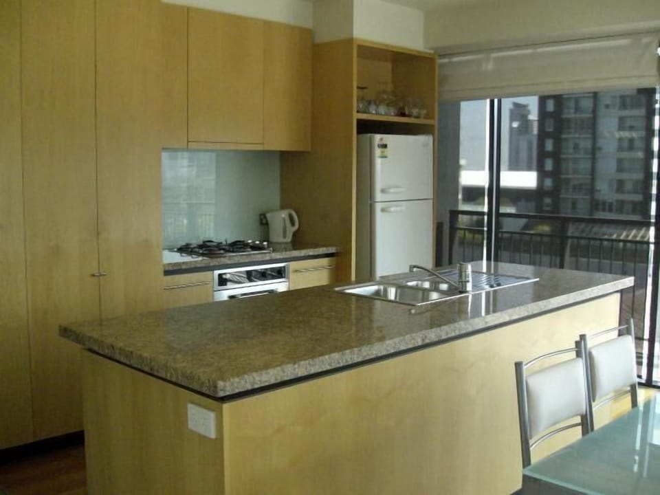 Clarendon Towers - 3 bedoom apartment