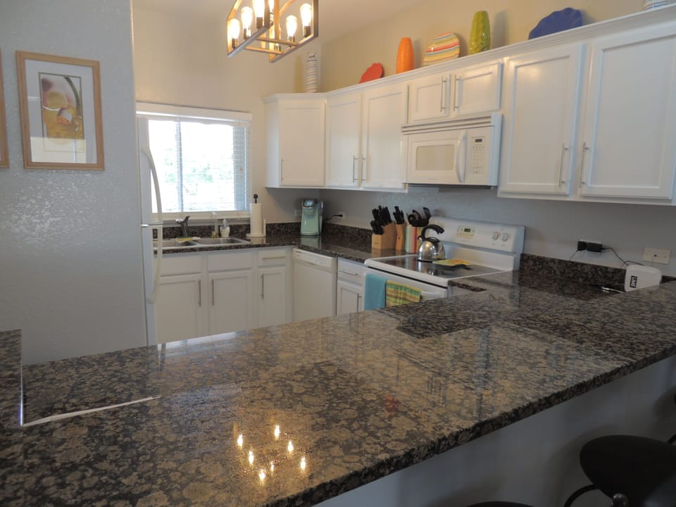 fully equipped kitchen