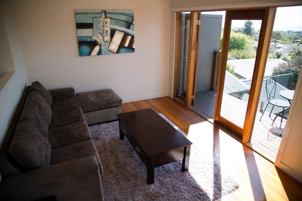 Upstairs Lounge 2