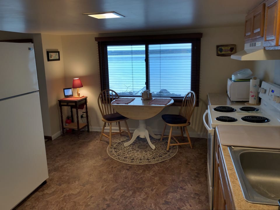 Kitchen with beautiful view of the lake. 