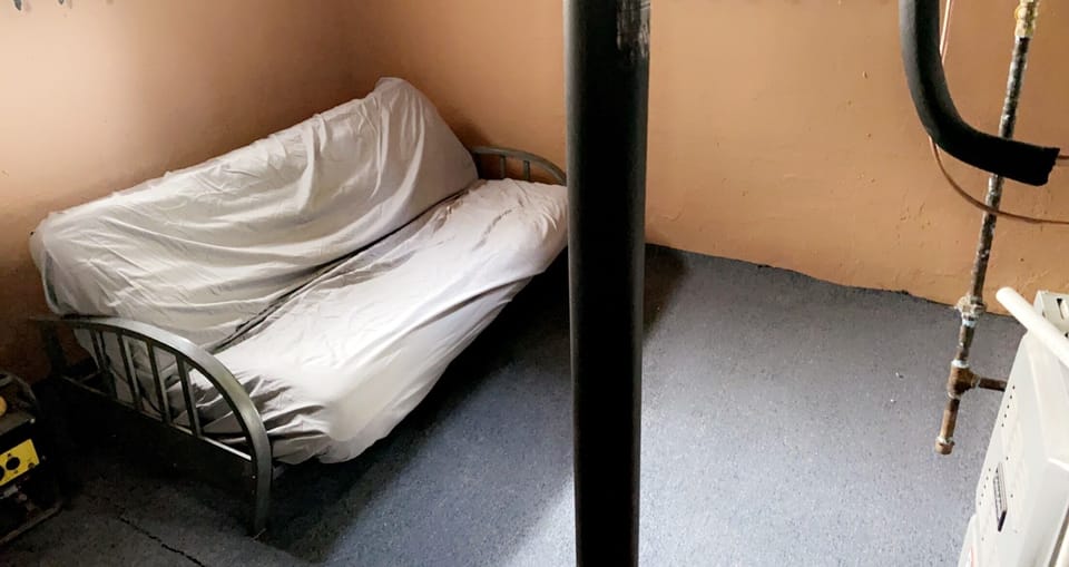 Basement full size futon 