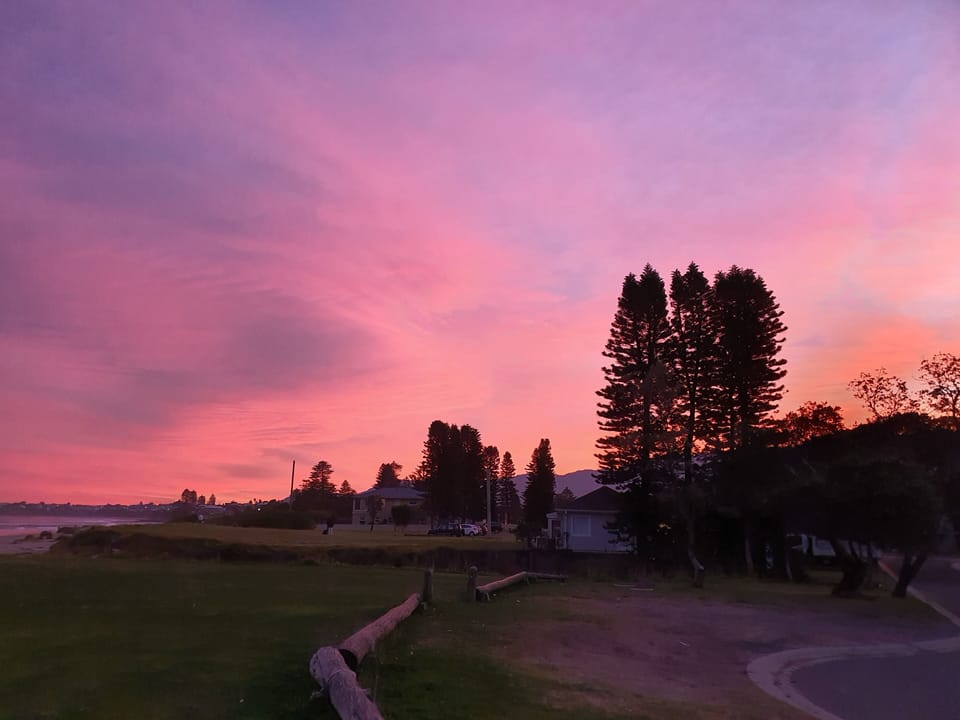 Sunset - Arriba Beachfront Cottage Location photo