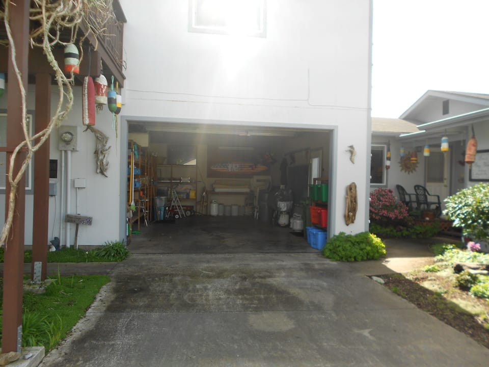 Garage for your use.