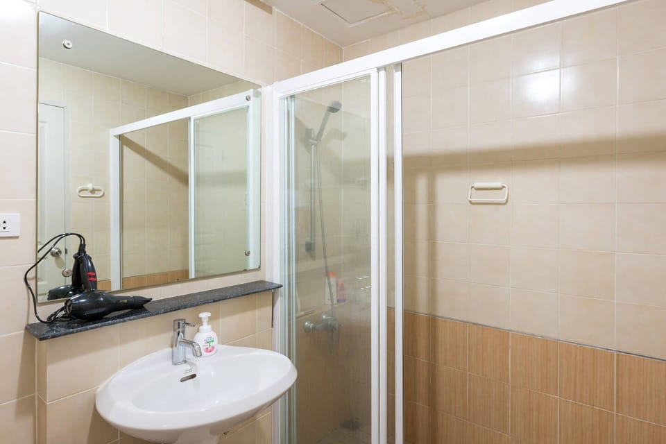 Amazing 2BR @BTS Emporium harbor & sky v