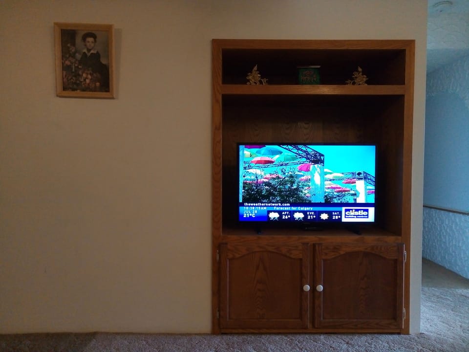 Living room: TV (Shaw Programs)