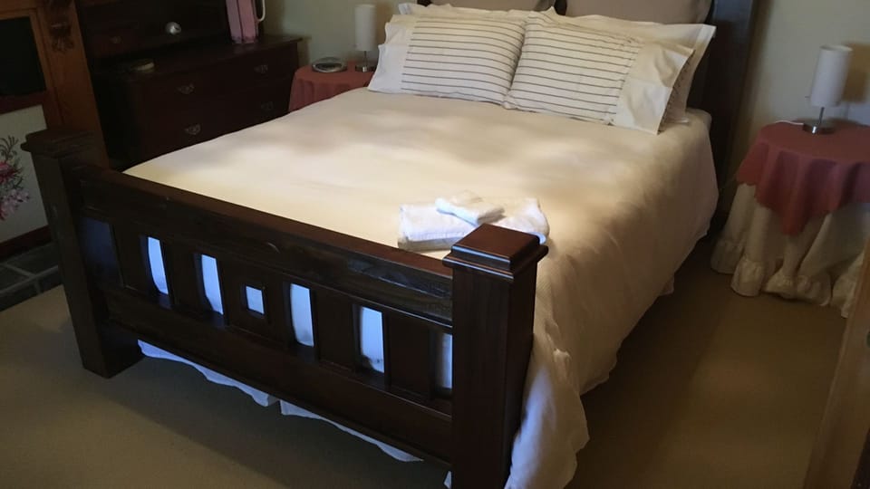 large cosy queen size bed