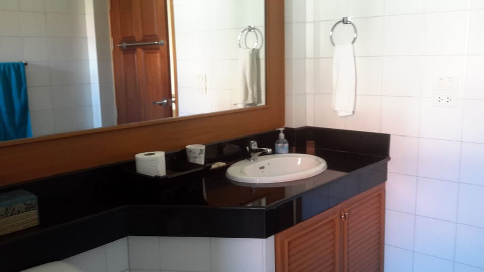 3 Bed Villa Beach Front Resort TG11