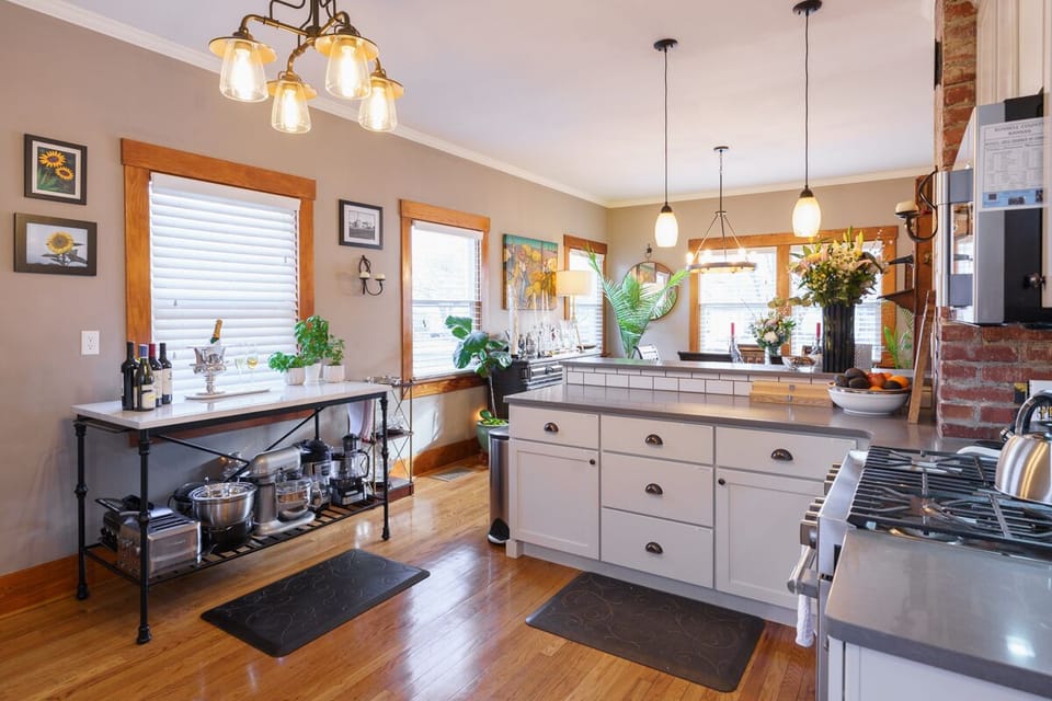 From appliances and serving ware to dishes & glassware, we have you covered.