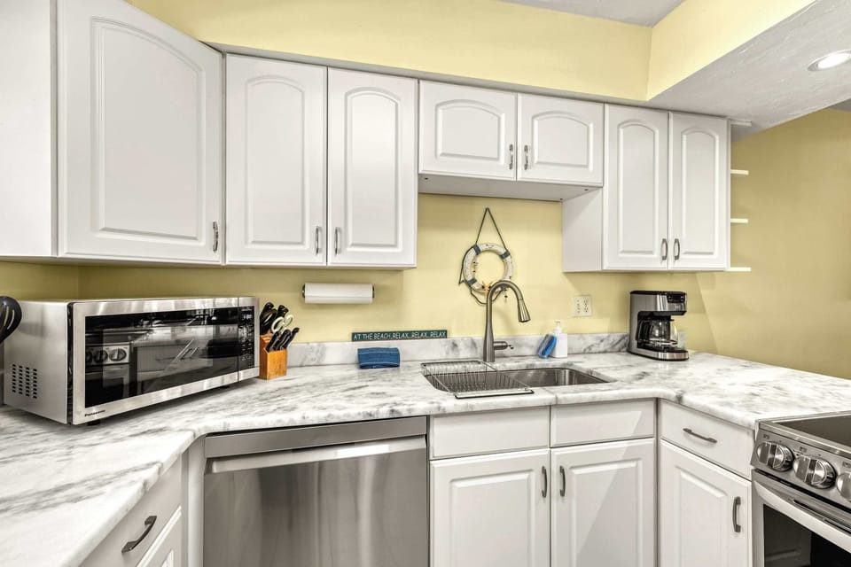 Spacious Open-Concept Living – Perfect for Families or Friends