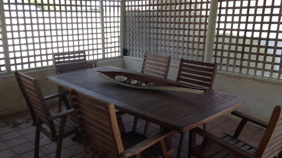 outdoor patio entertaining