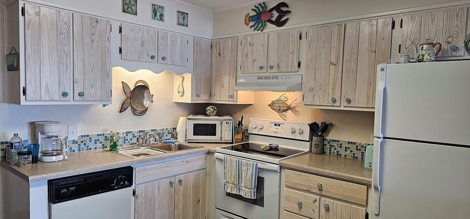 fully stocked kitchen