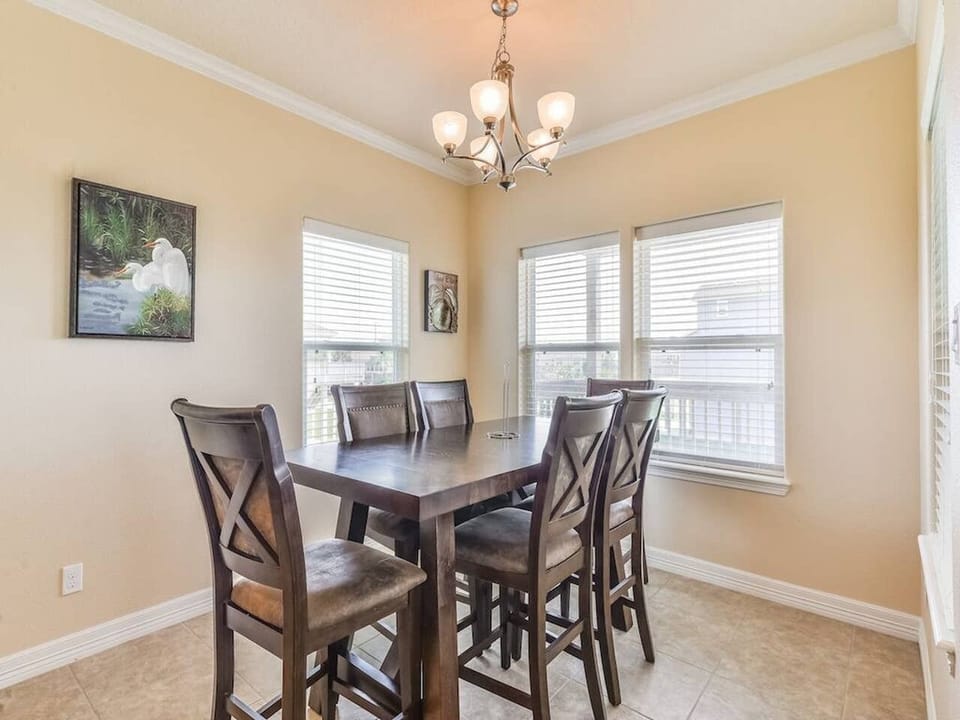 Dining Table Seats Up to 6