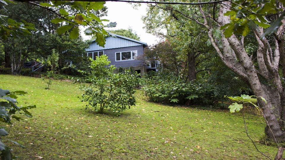 Garden view of Glenbrook Cottage