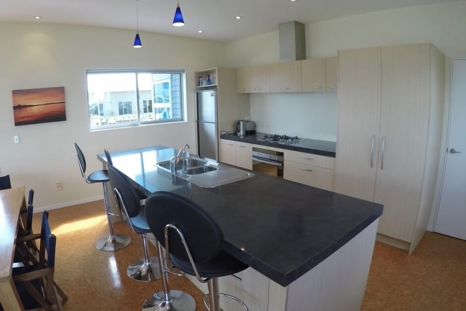Bar chairs / Kitchen area