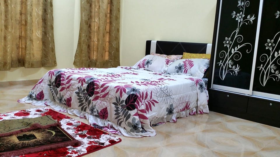 4 bedroom bungalow near UMK Bachok