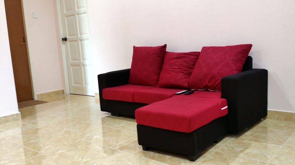 4 bedroom bungalow near UMK Bachok