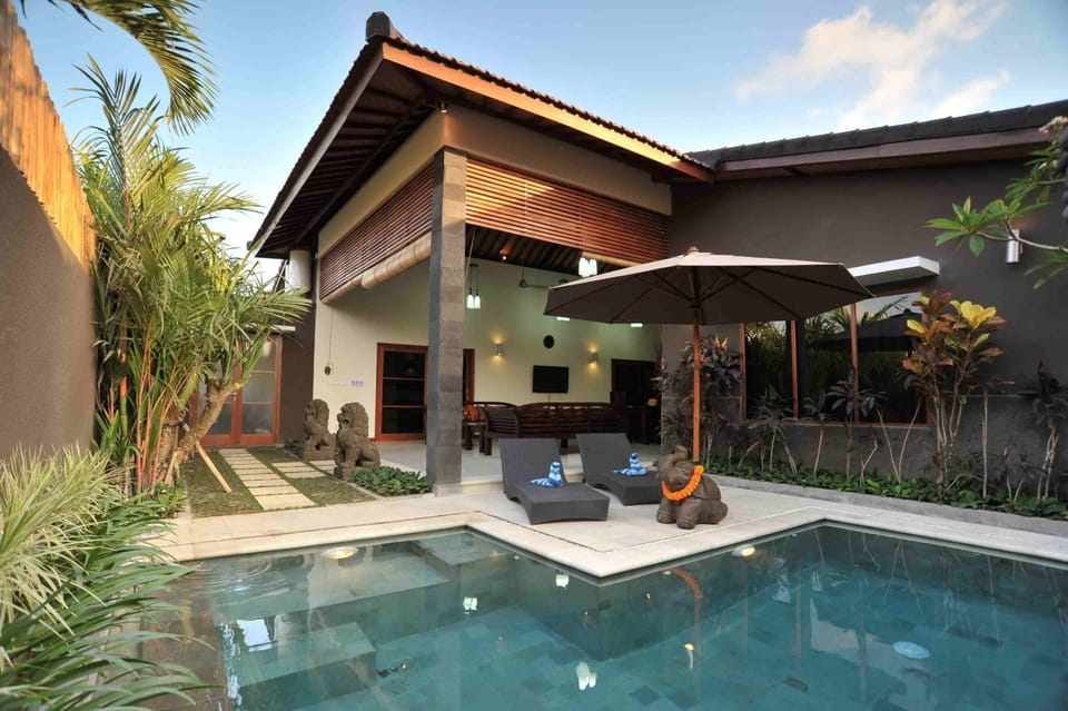4 Bedroom villa w/ Breakfast, Seminyak