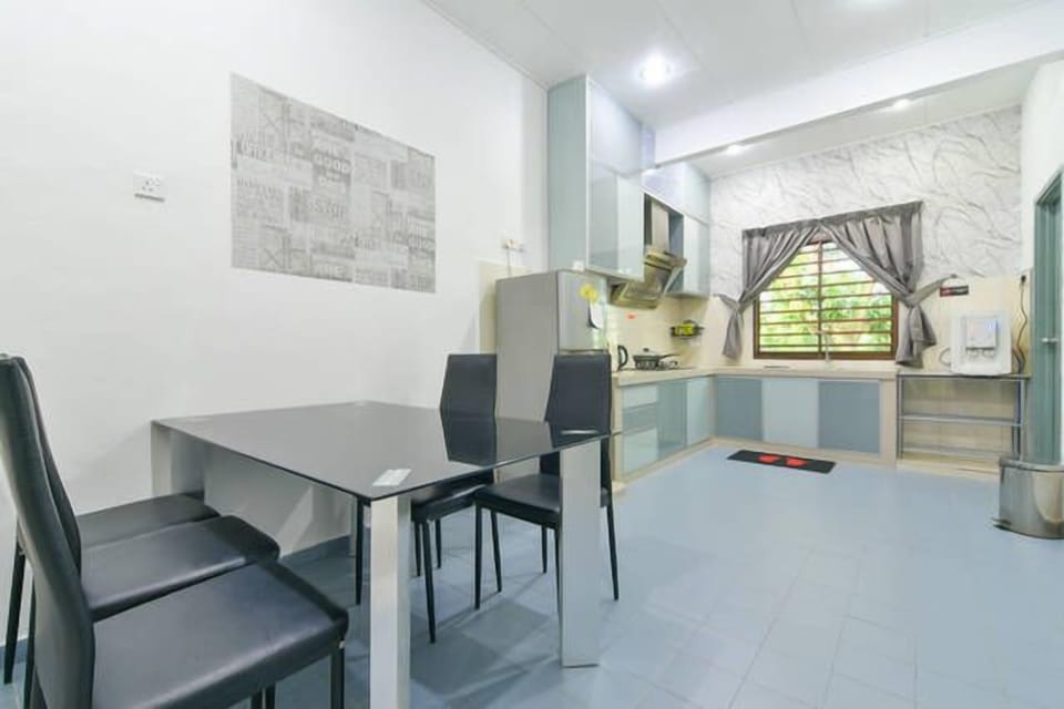 Corner House 3 Bedroom Near Klebang