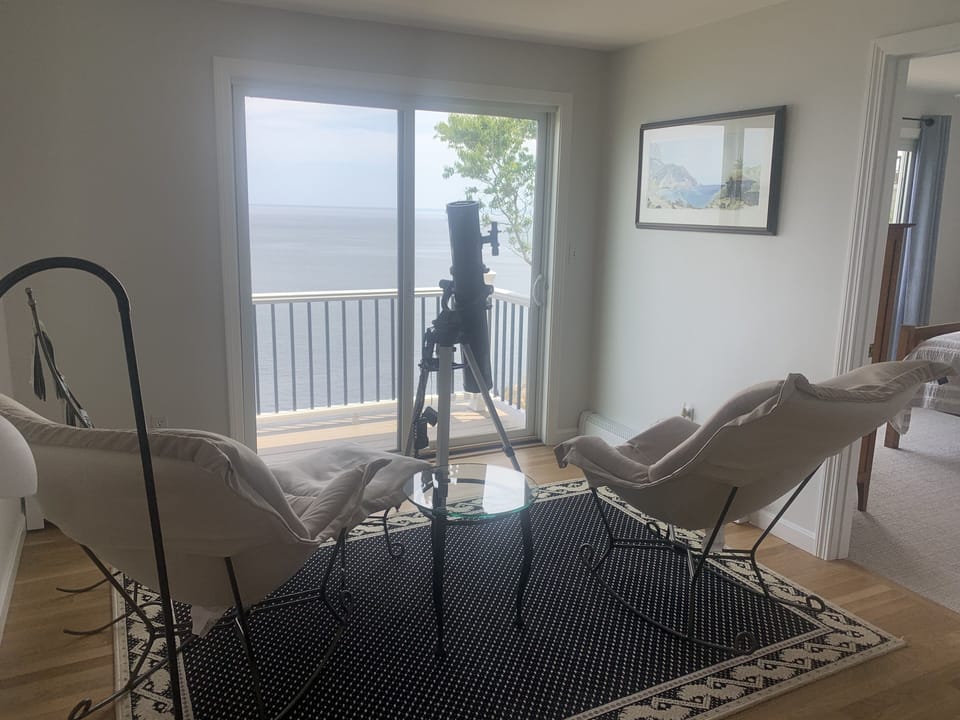 Upstairs sitting area