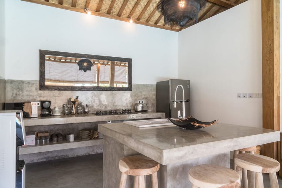Beautiful 4 BR villa in Seminyak square
