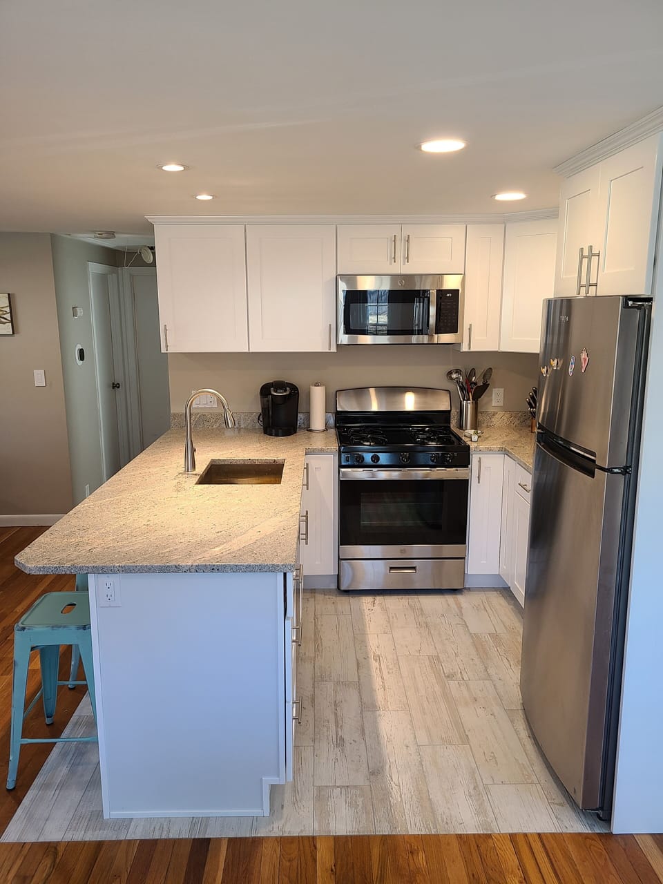 Brand new gas stove and microwave.