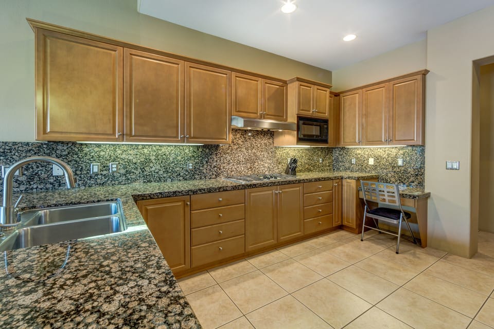 Kitchen Granite Counter-tops