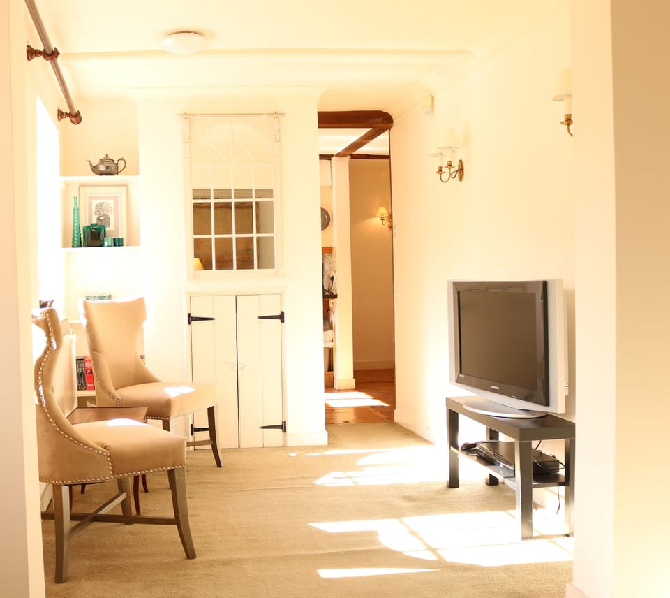 Morning room with DVD player