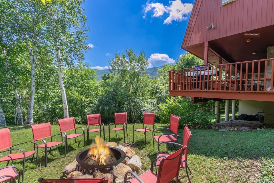Life is S'more fun in Vermont! Fire pit and big deck with a BBQ in the Green Mt 