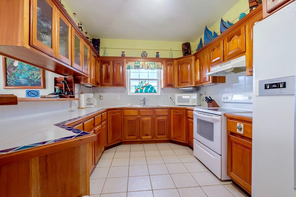 Each condo has a fully equipped kitchen with counter seating